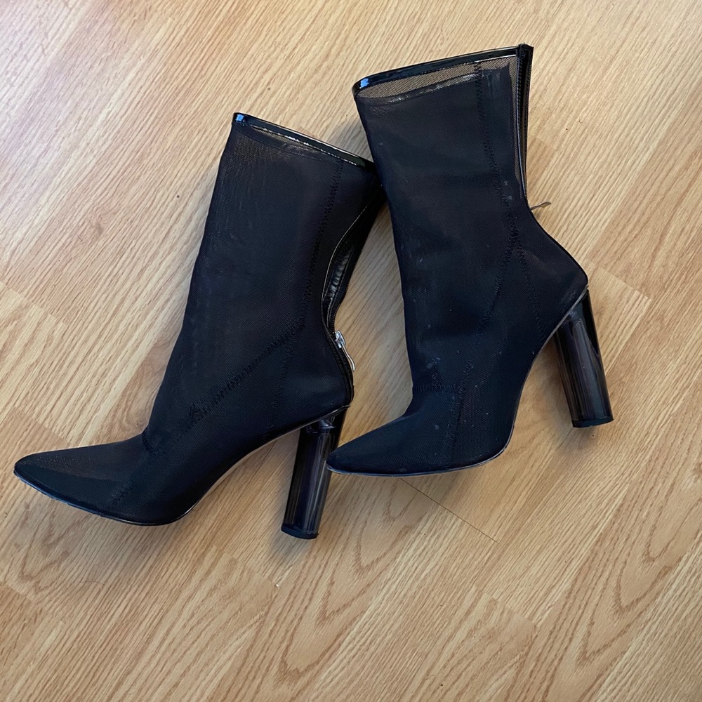 Black mesh pointy toe boots